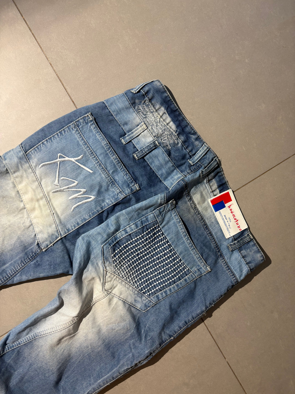 Washed Denim (36/32)
