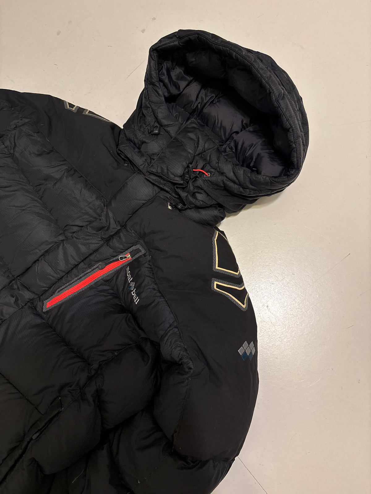 Montbell Puffer Jacket (L)