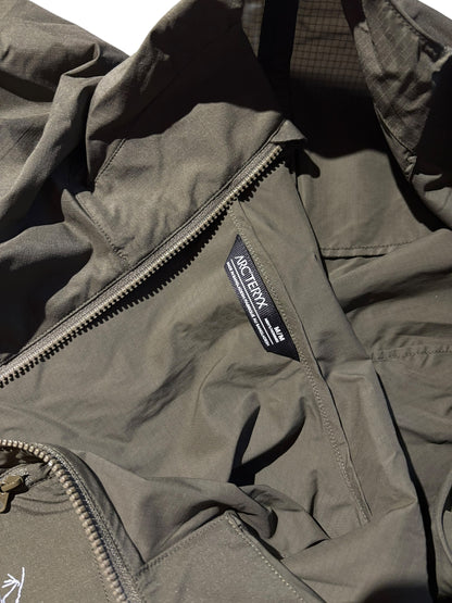 Arcteryx Squamish Windbreaker